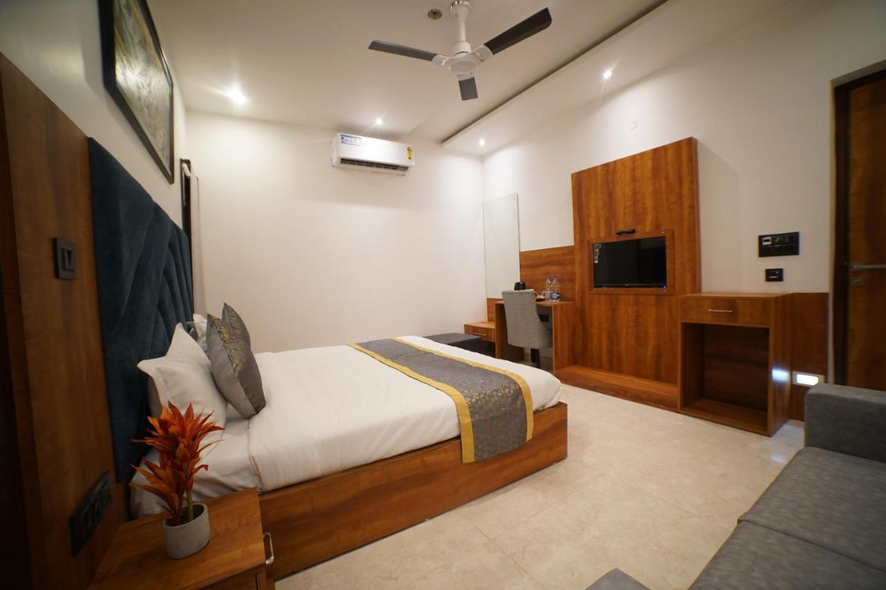 Hotel Elite - 5 Mins From Golden Temple Amritsar Exterior foto